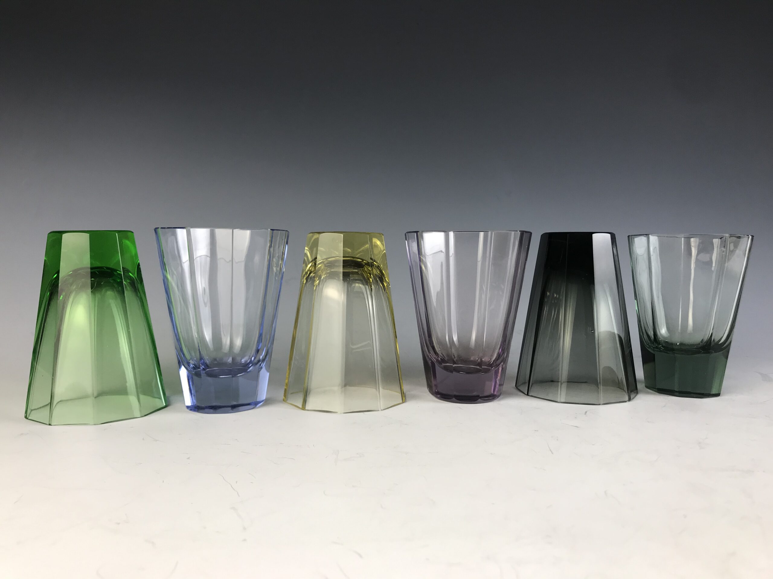 Moser Karlsbad Art-Deco Glas mehrfach facettiert 12fach oben 6fach unten 15,5cm 