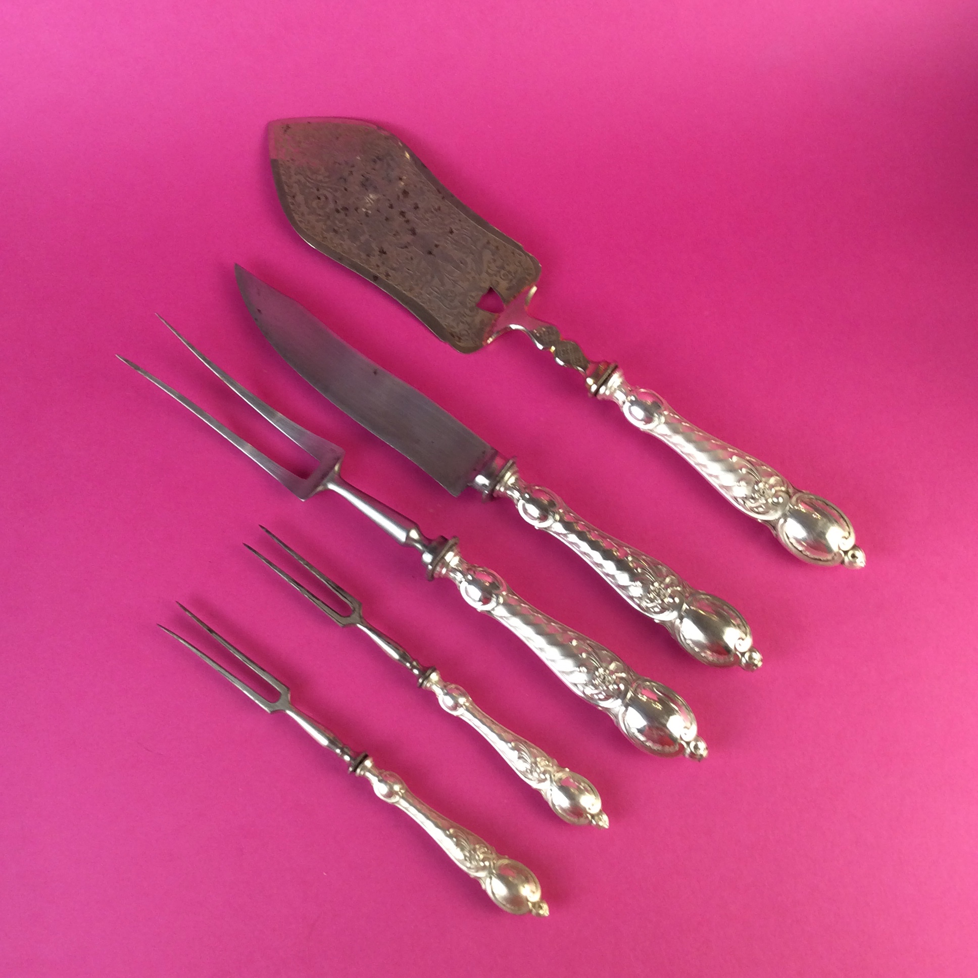 171 teiliges, versilbertes Besteck "Rokoko" für 12 Personen, Fa. A.Köhler (WMF), Wien, um 1880 – Bild 5