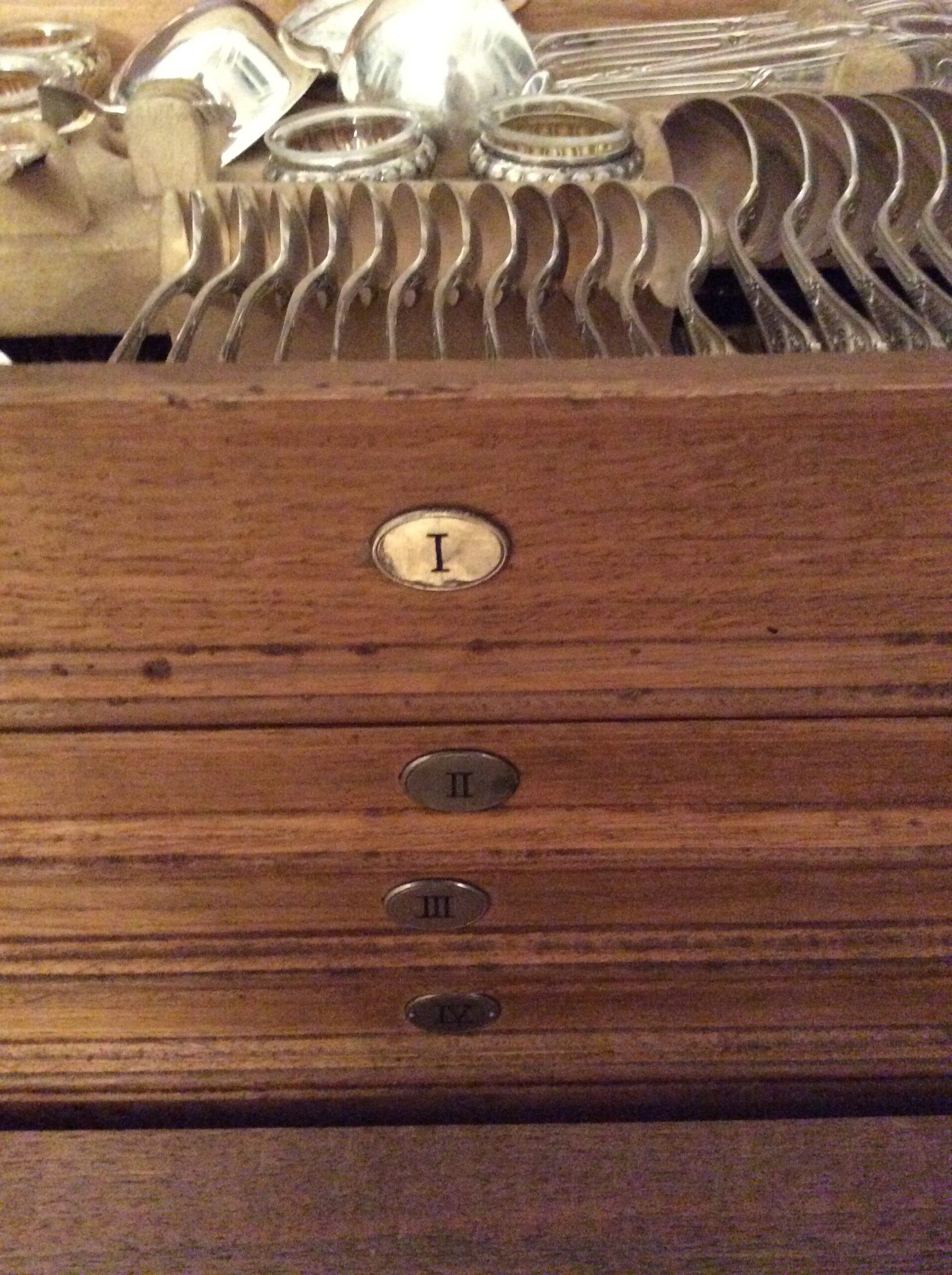 171 teiliges, versilbertes Besteck "Rokoko" für 12 Personen, Fa. A.Köhler (WMF), Wien, um 1880 – Bild 14