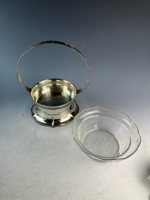 Jugendstil Henkelkorb mit Glaseinsatz, Wien, um 1900 – Bild 3