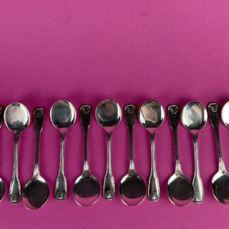 12 versilberte Historismus Eislöffel, Frankreich, um 1900