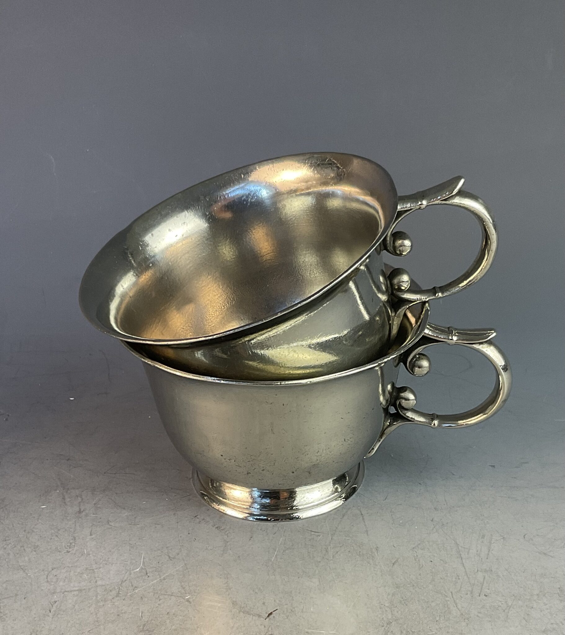 2 Jugendstil Suppentassen, Fa. Bachmann, Wien, um 1900