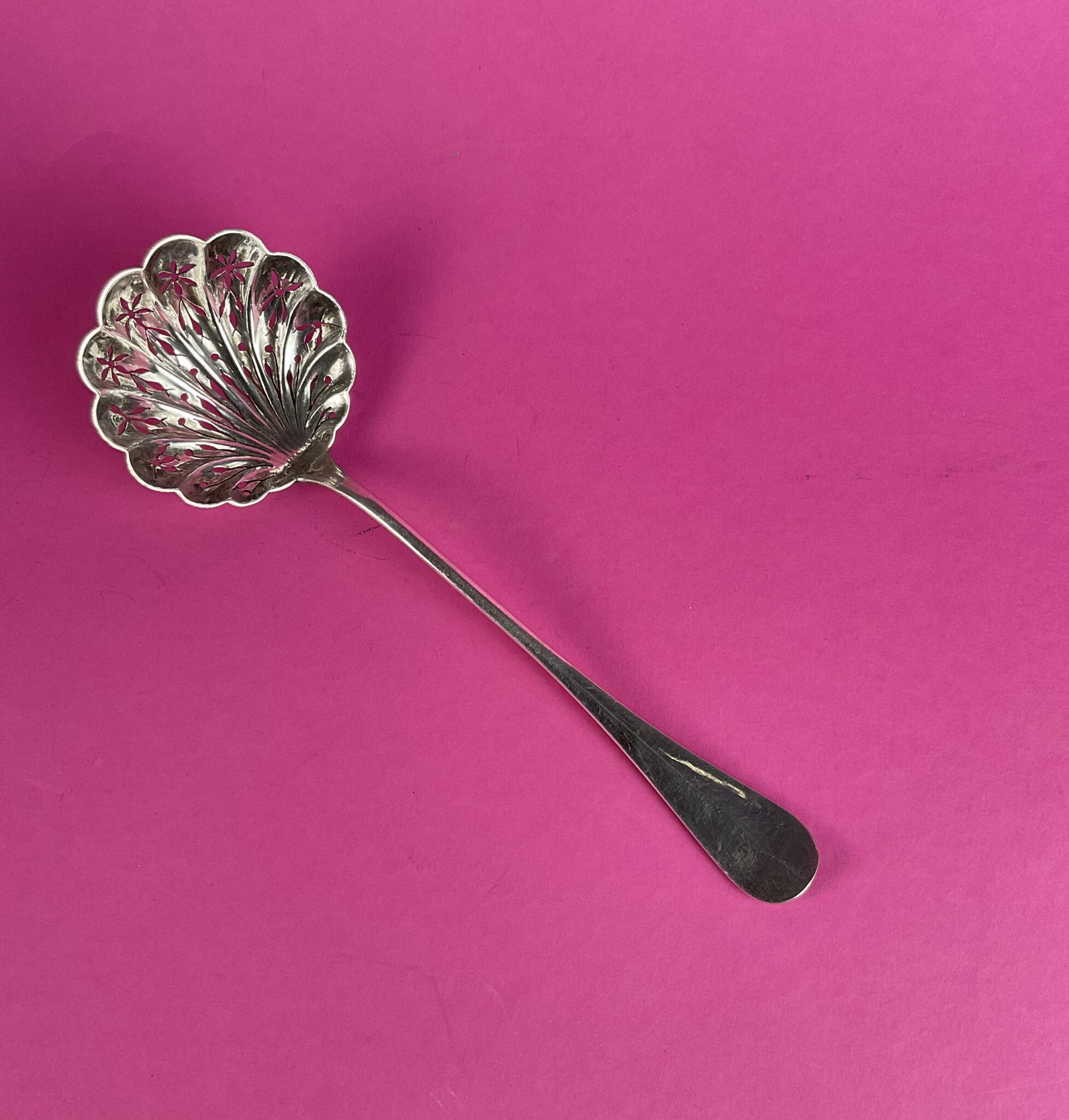 zuckerstreulöffel_versilbert