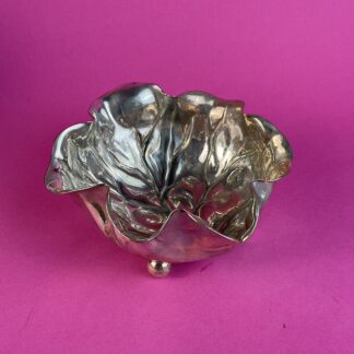 Versilberte Zuckerschale als Krautblatt, Fa. WMF, um 1900