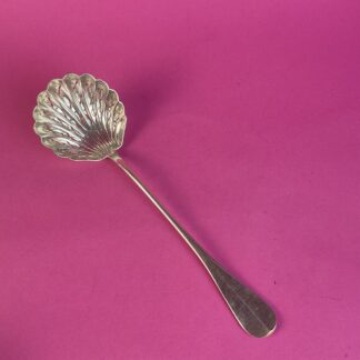 Versilberter Historismus Zuckerstreulöffel, Frankreich, um 1900