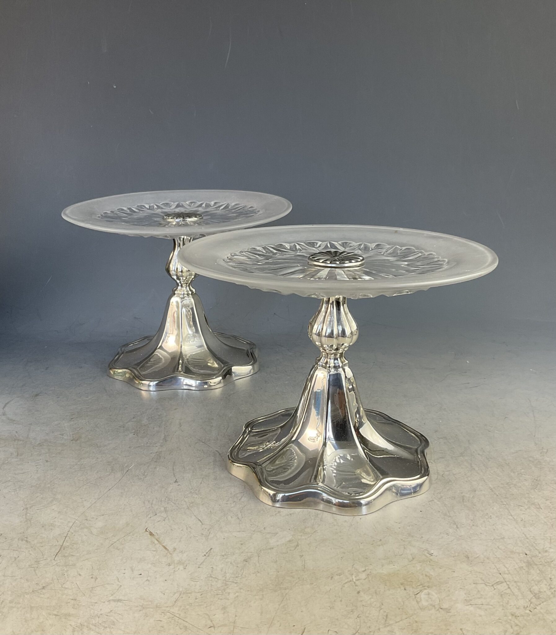Paar versilberte Jugendstil Tafelaufsätze, Fa. Berndorf, um 1900