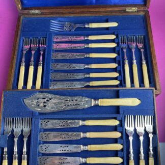 Seltenes Fischbesteck für 12 Personen, England, 19. Jahrhundert